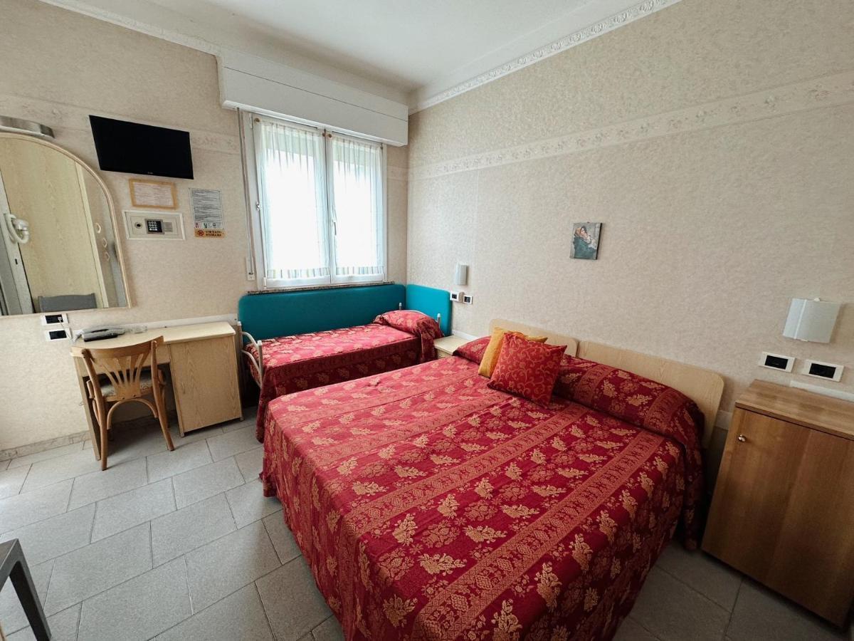 Hotel Bel Sogno Римини Екстериор снимка