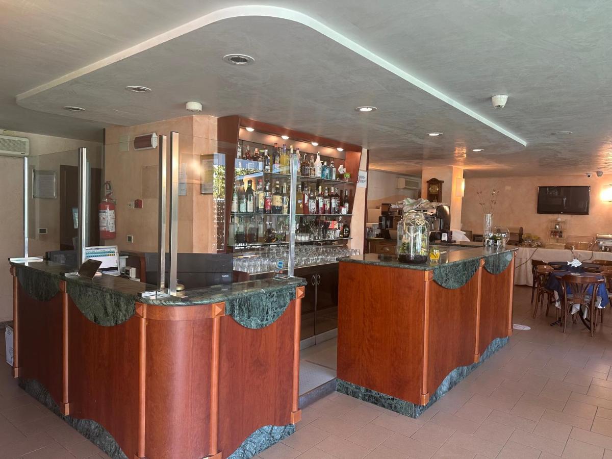 Hotel Bel Sogno Римини Екстериор снимка