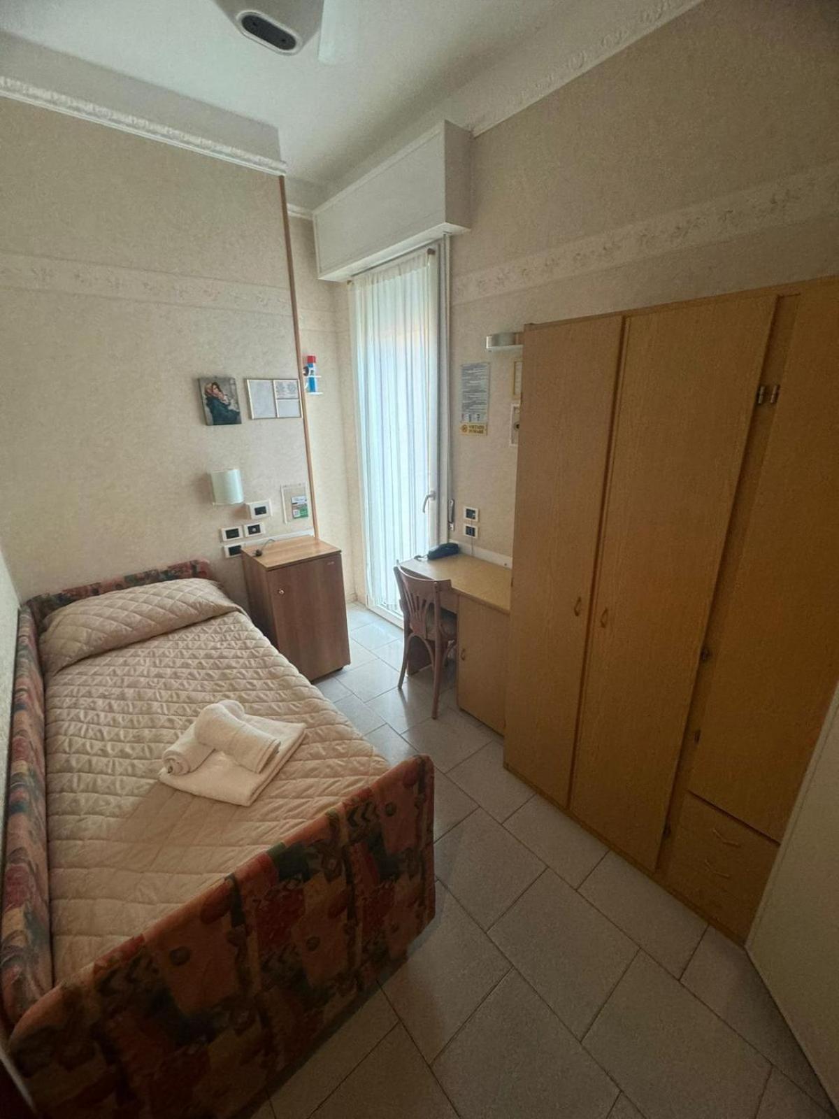 Hotel Bel Sogno Римини Екстериор снимка