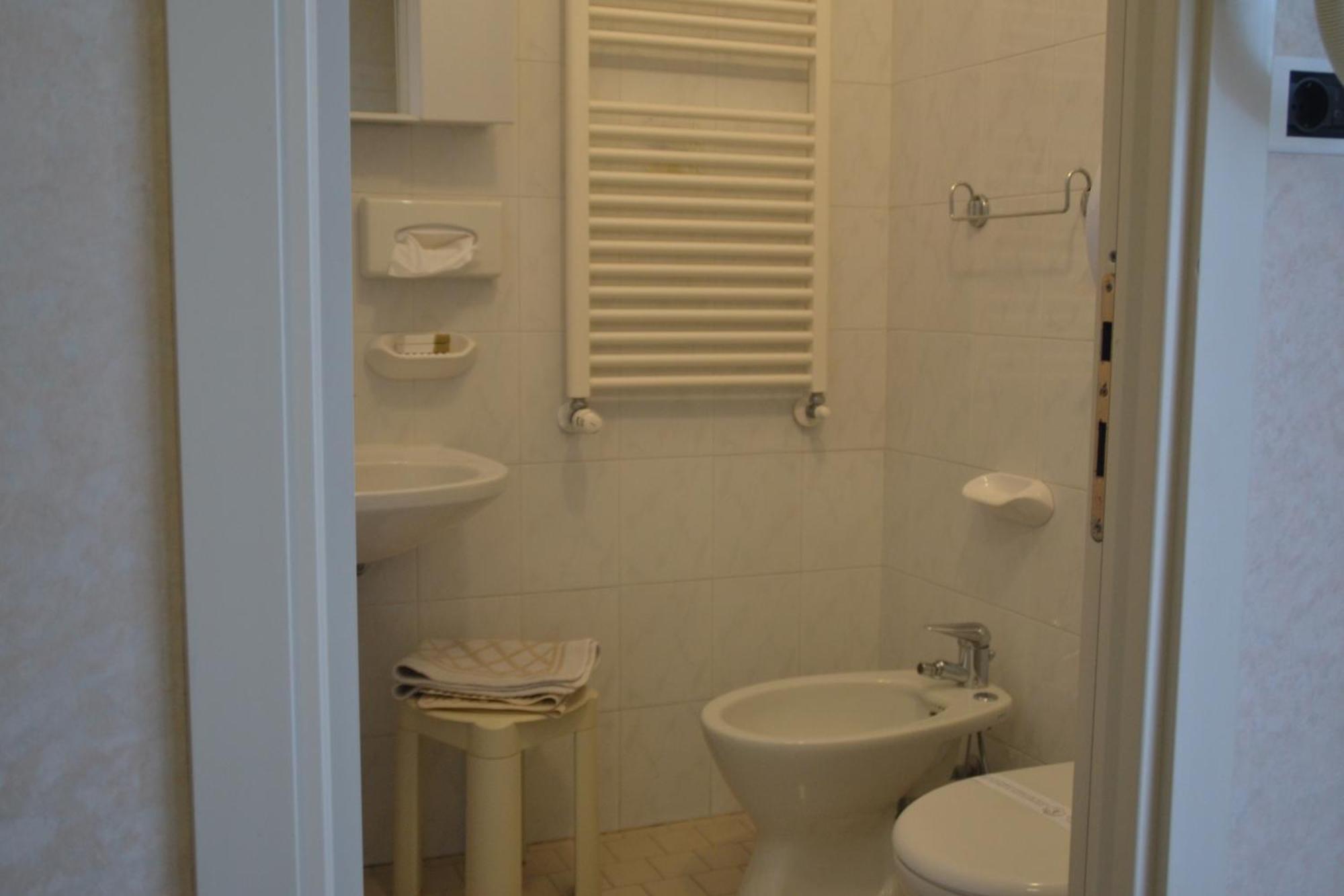 Hotel Bel Sogno Римини Екстериор снимка
