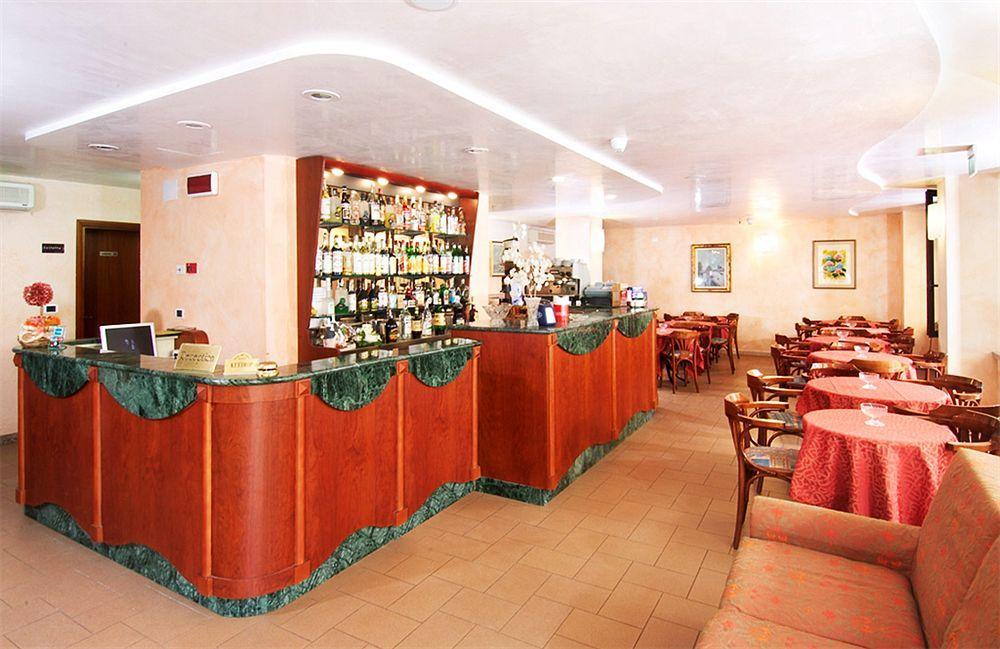 Hotel Bel Sogno Римини Екстериор снимка